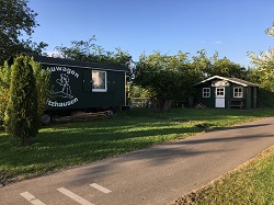 1. Ützhäuser Bauwagen Club  (Treffpunkt der Jugend)